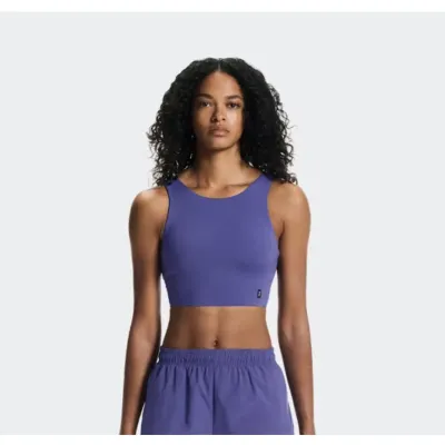 On Women's Core 2-in-1 Crop, front view