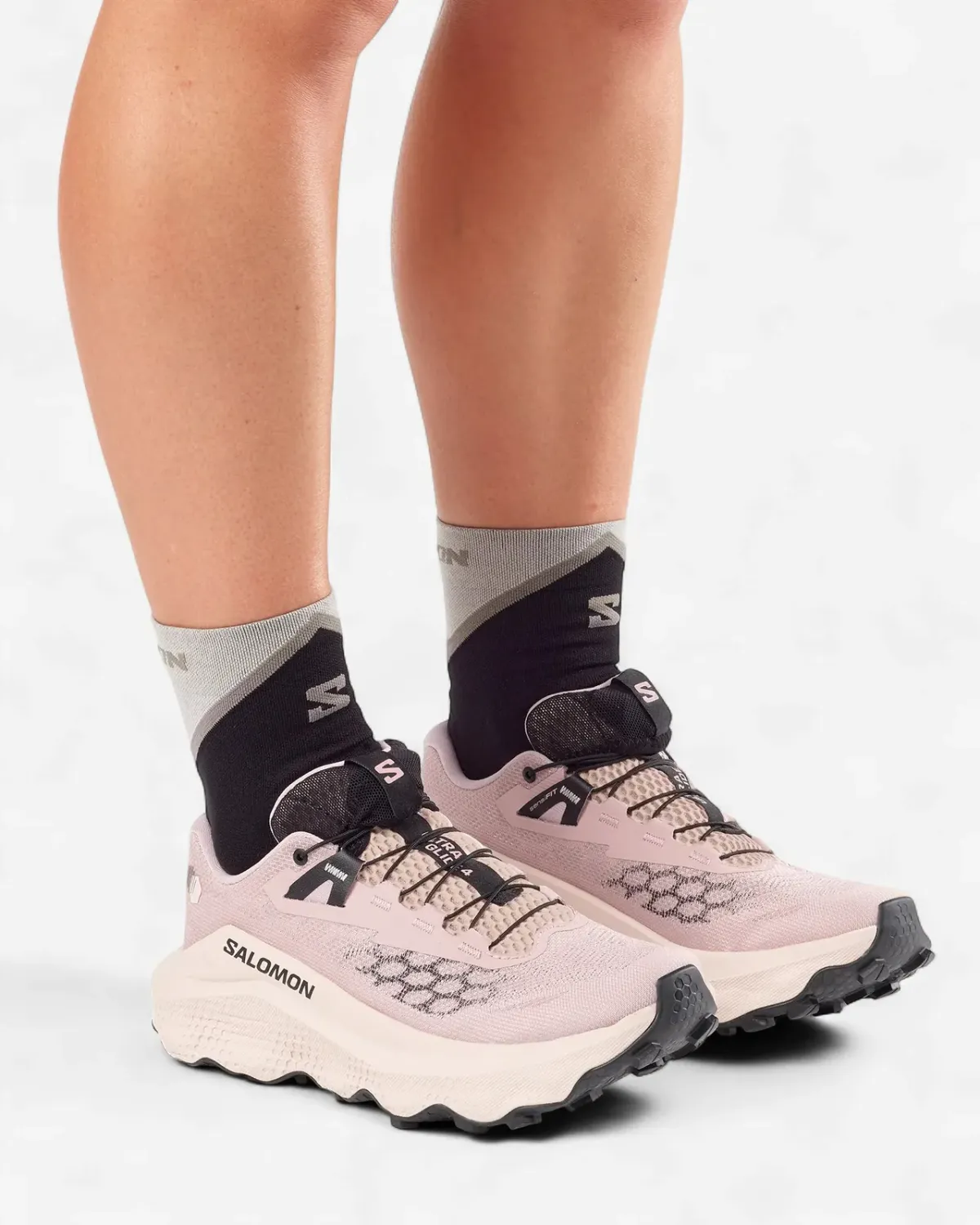 Salomon Women's Ultra Glide 4, alternate view 3
