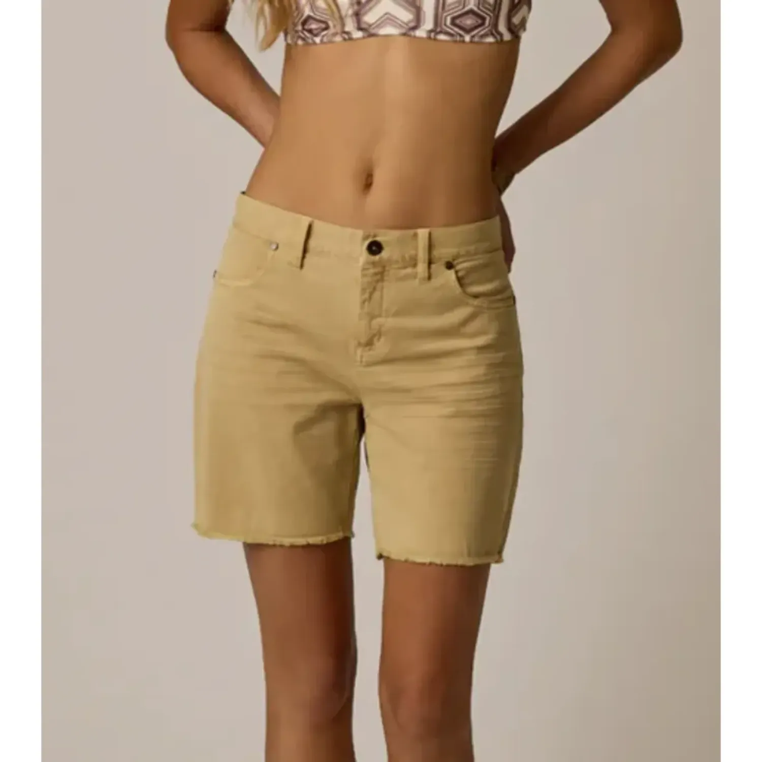 Carve Designs Women's Oahu 6" Twill Short, Color: Sand, Size: 2