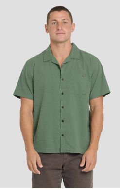 Billabong Men's Victoria Vacay Short Sleeve