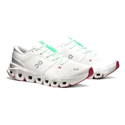 On Women's Cloud X 5 in Ivory/ Ice, alternate view 1