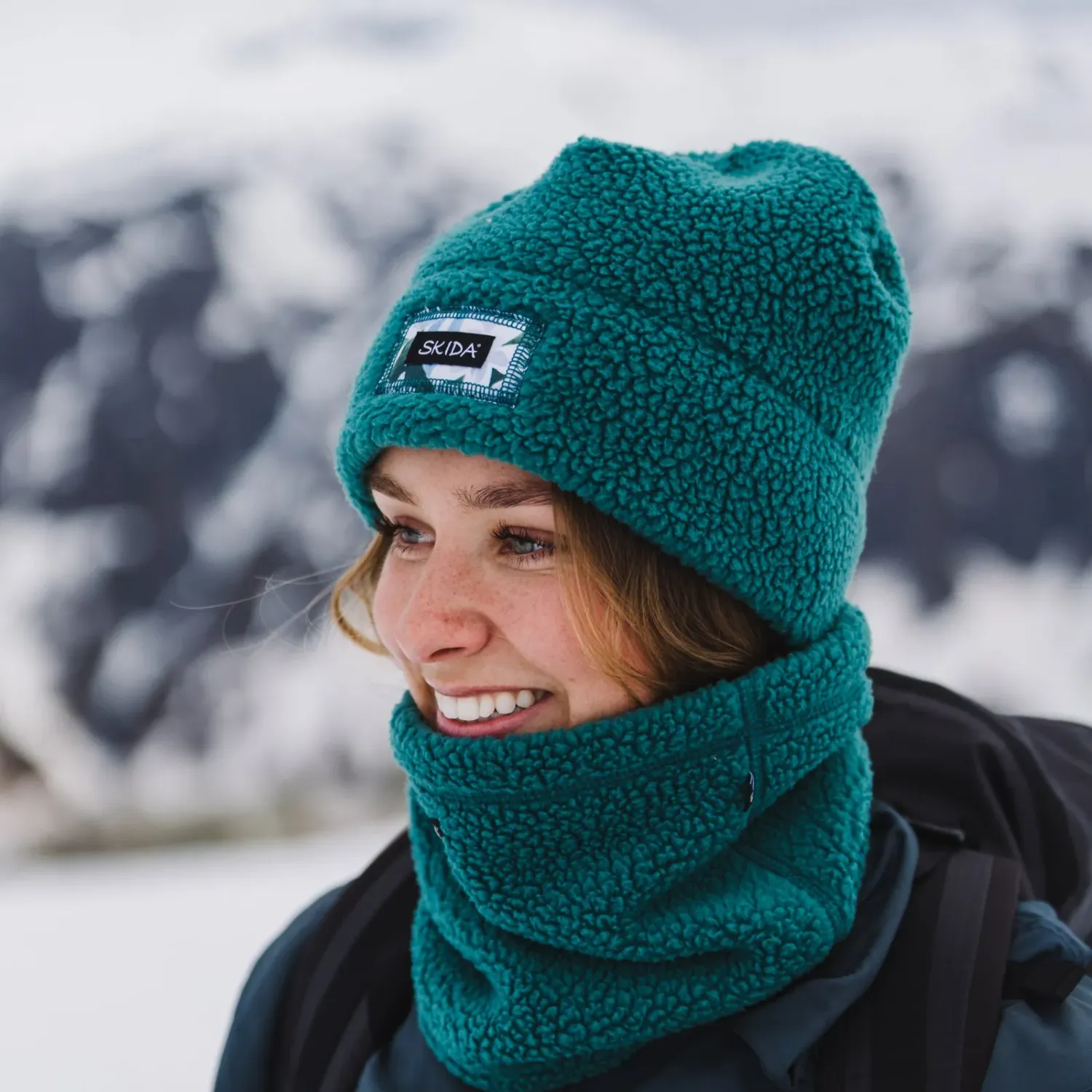 Skida High Pile Fleece Neckwarmer in Glade, alternate view 4