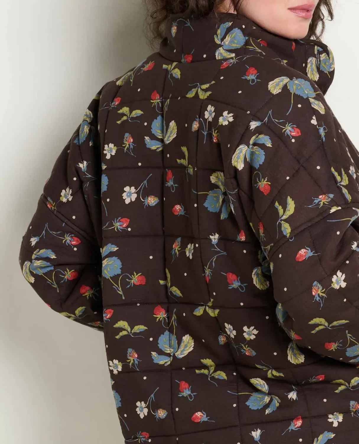 Toad&amp;Co Women's Manzana Quilted Jacket in Barnwood Print, alternate view 3
