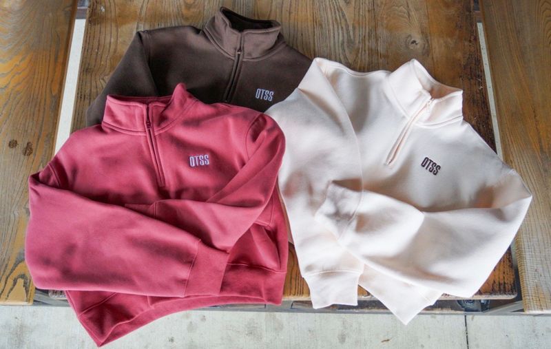 The Goddess Cropped 1/4 Zip Crew