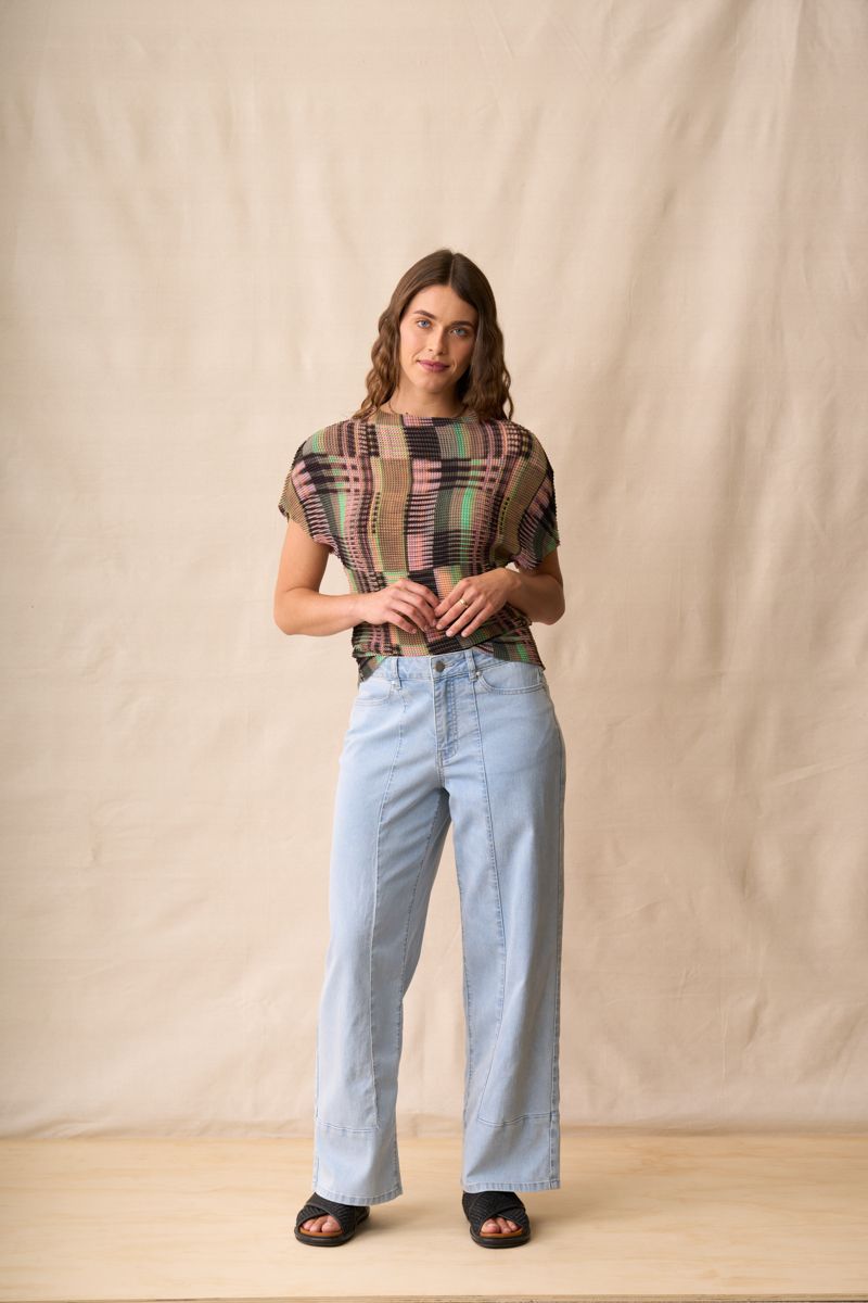 Kali Tee