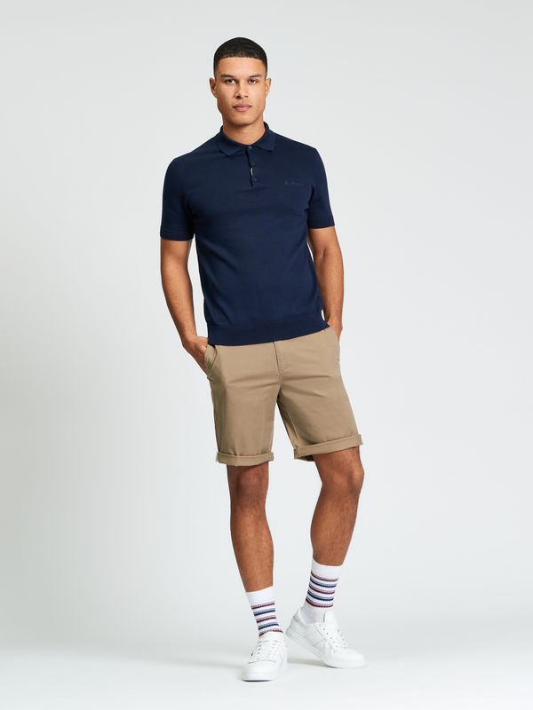Signature Chino Short