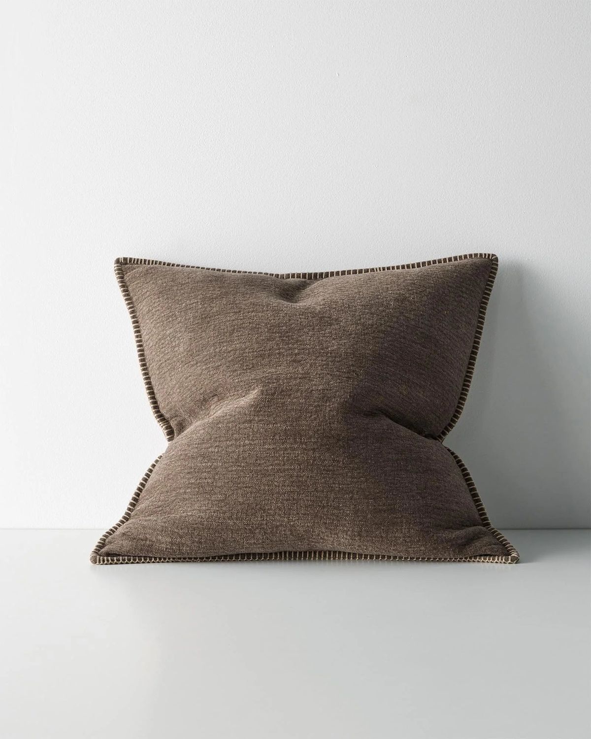 Alba Cushion, Colour: Bark