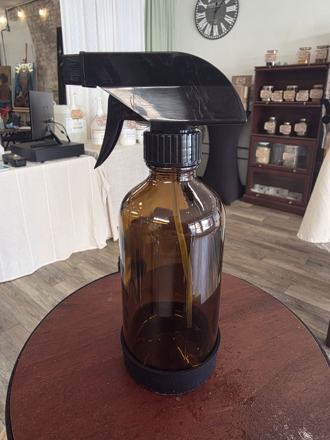 Amber Spray Bottle w/ Silicone Bottom (8oz)