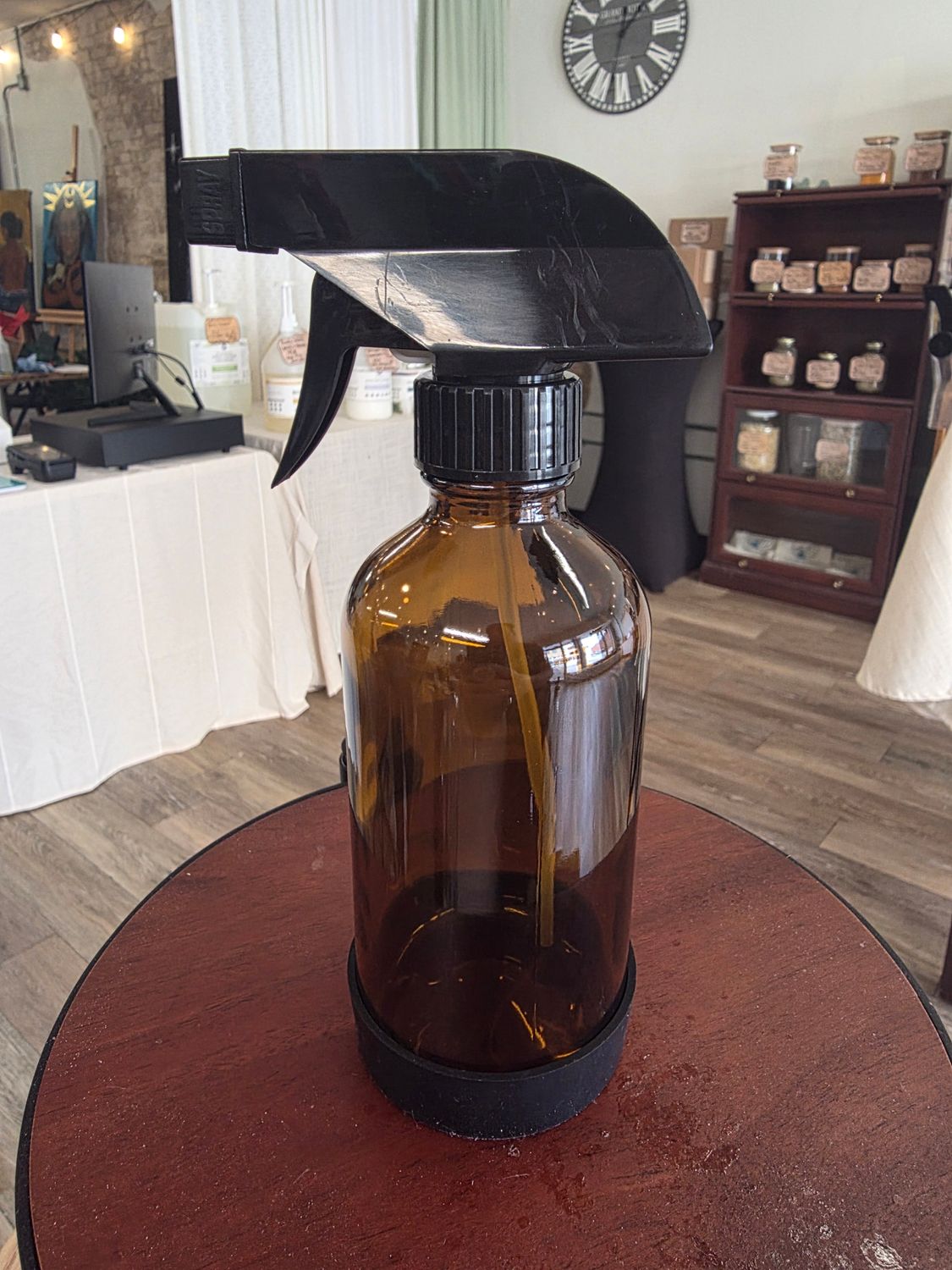 Amber Spray Bottle w/ Silicone Bottom (8oz)