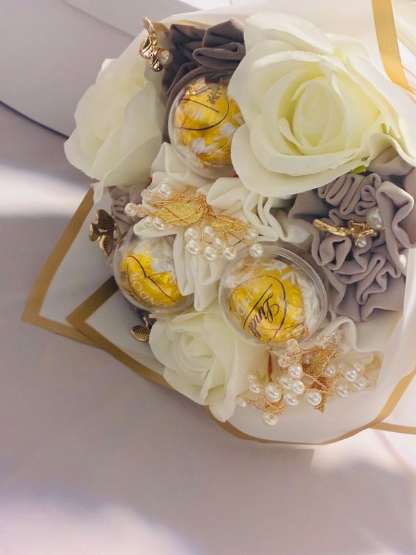 Bouquet de Voile Dorée & Trio de Lumière
