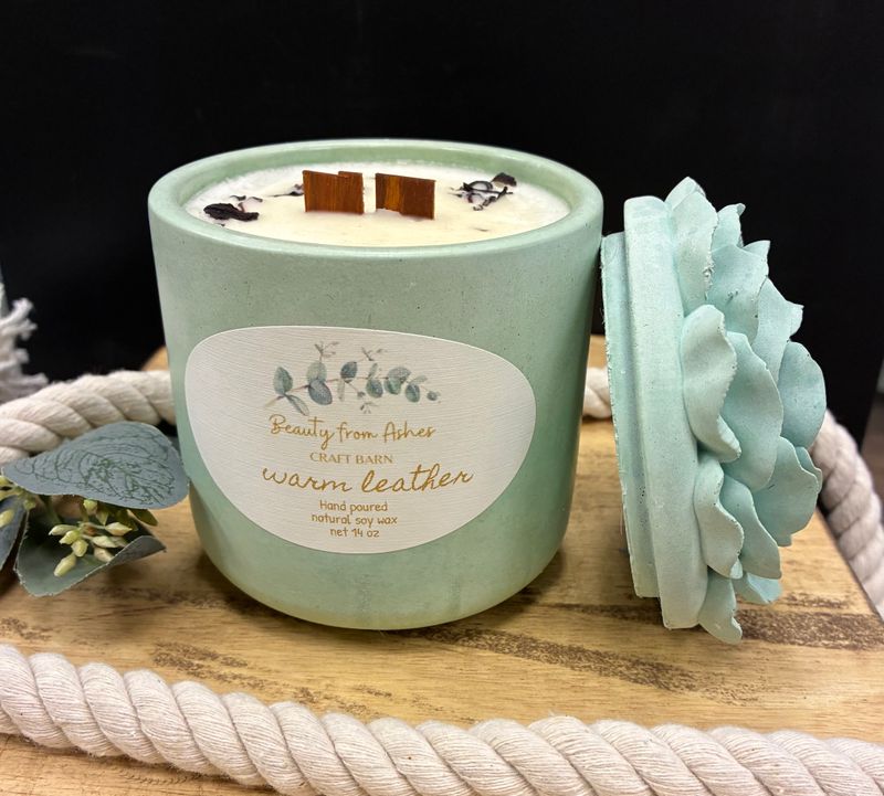 06 oz Camelia, Warm Leather & Spice, Mint Green