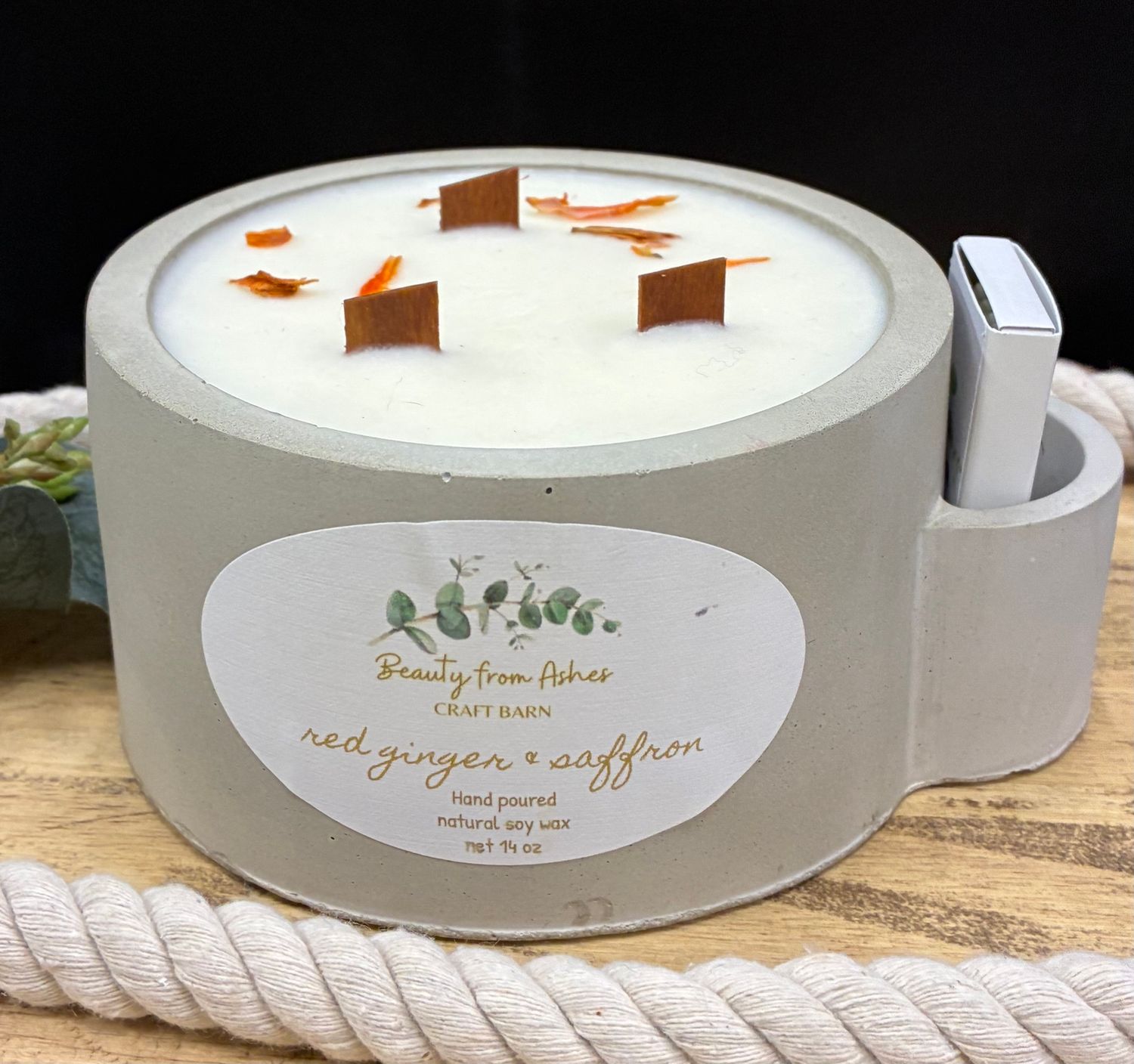 14 oz Round W/Matches, Red Ginger & Saffron, Gray