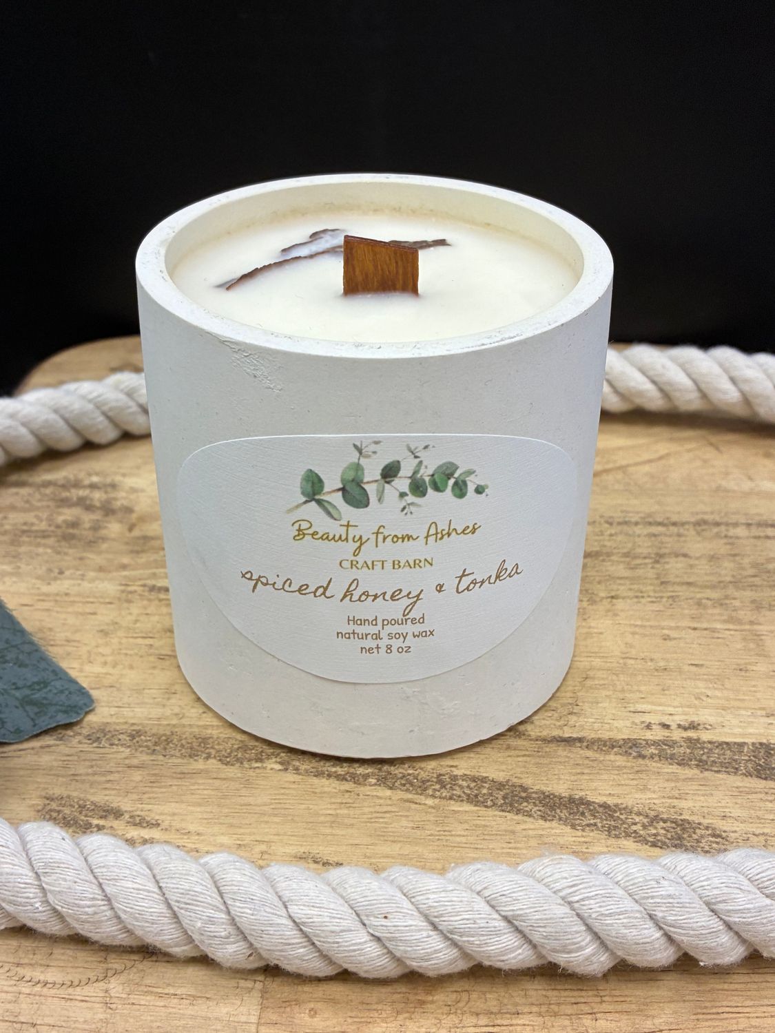 08 oz Round, Spiced Honey & Tonka , White