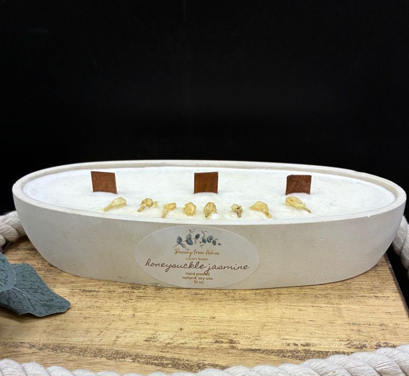 10 oz Canoe, Honeysuckle Jasmine, White