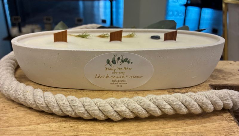 10 oz Canoe, Black Coral & Moss, White