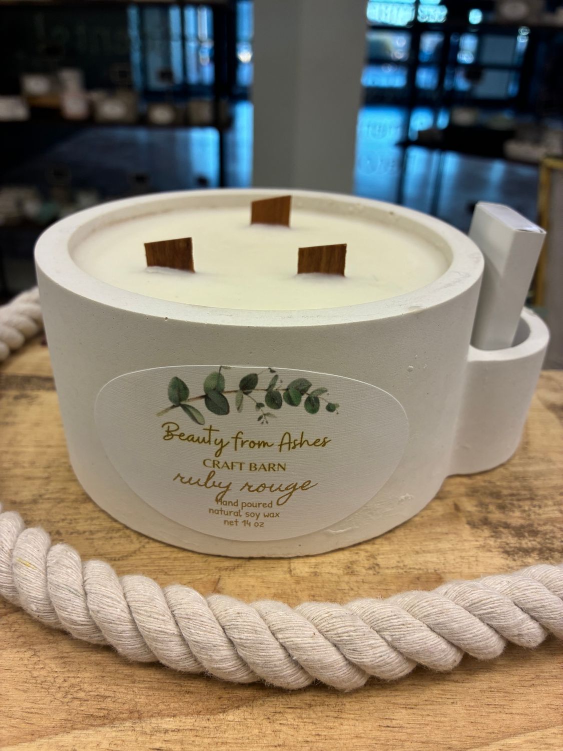 14 oz Round W/Matches, Ruby Rouge, White