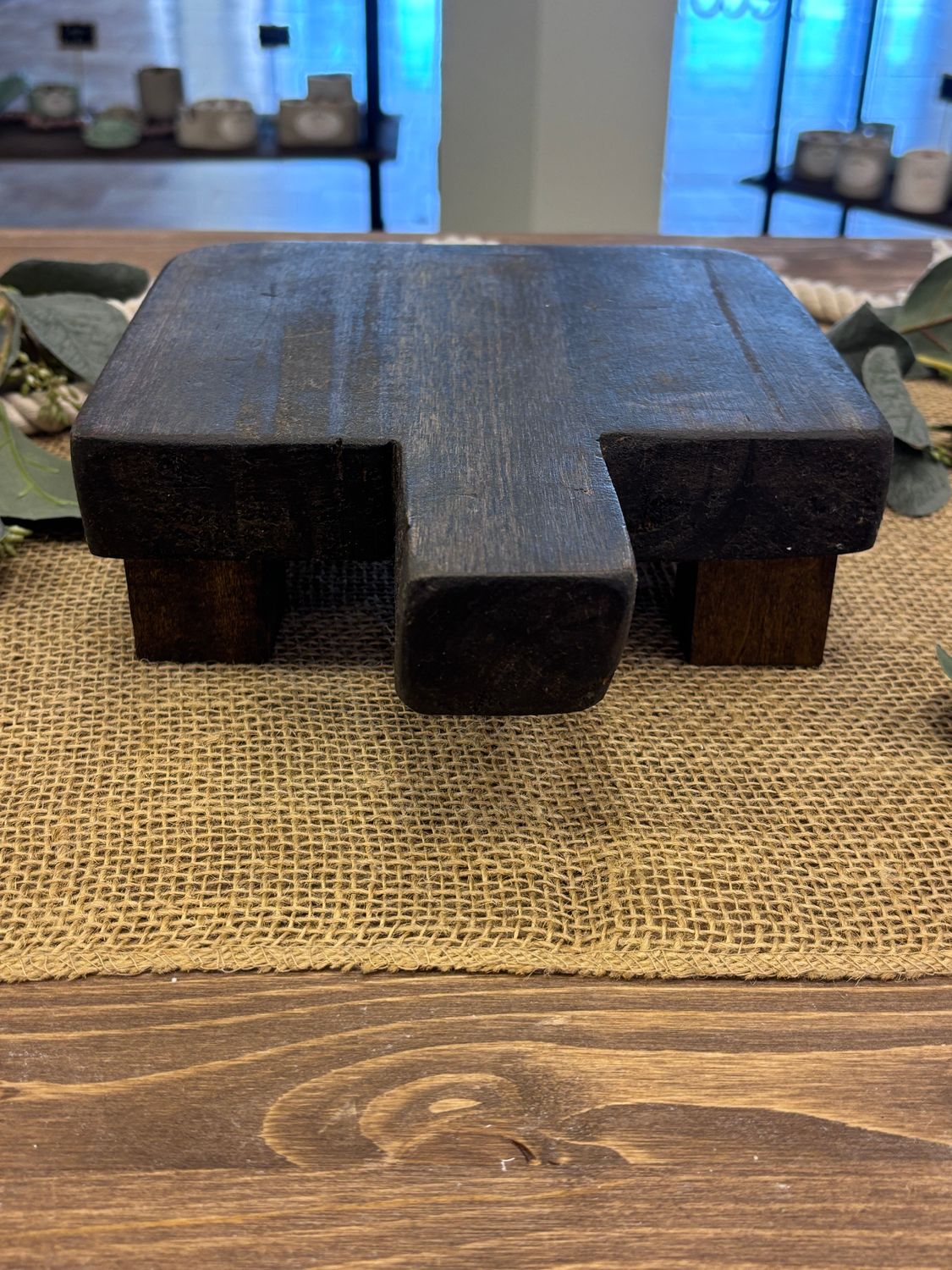 Small Pan Shaped Wood Riser W Rectangle Stands