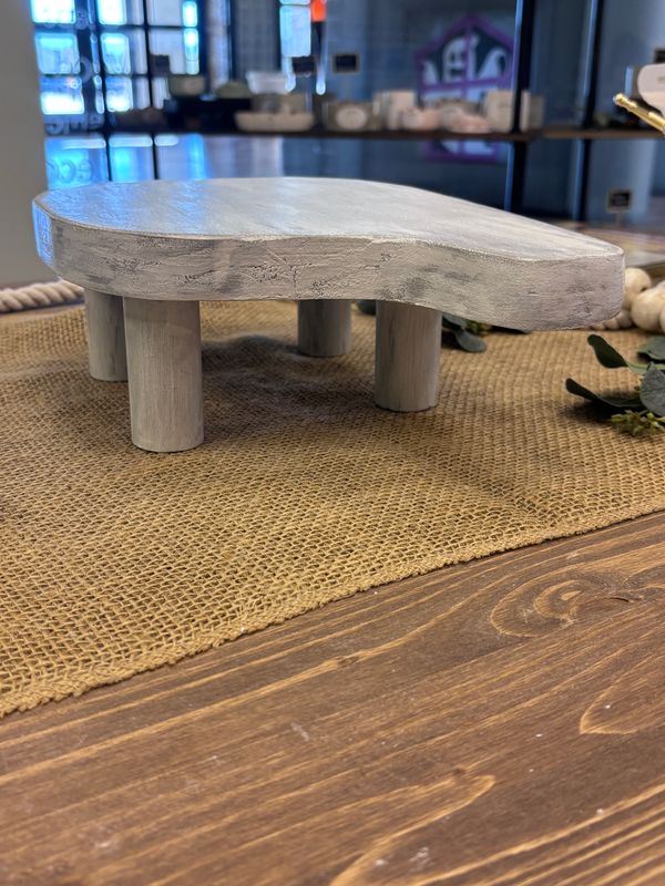 Medium Pan Shaped Riser W Legs, White