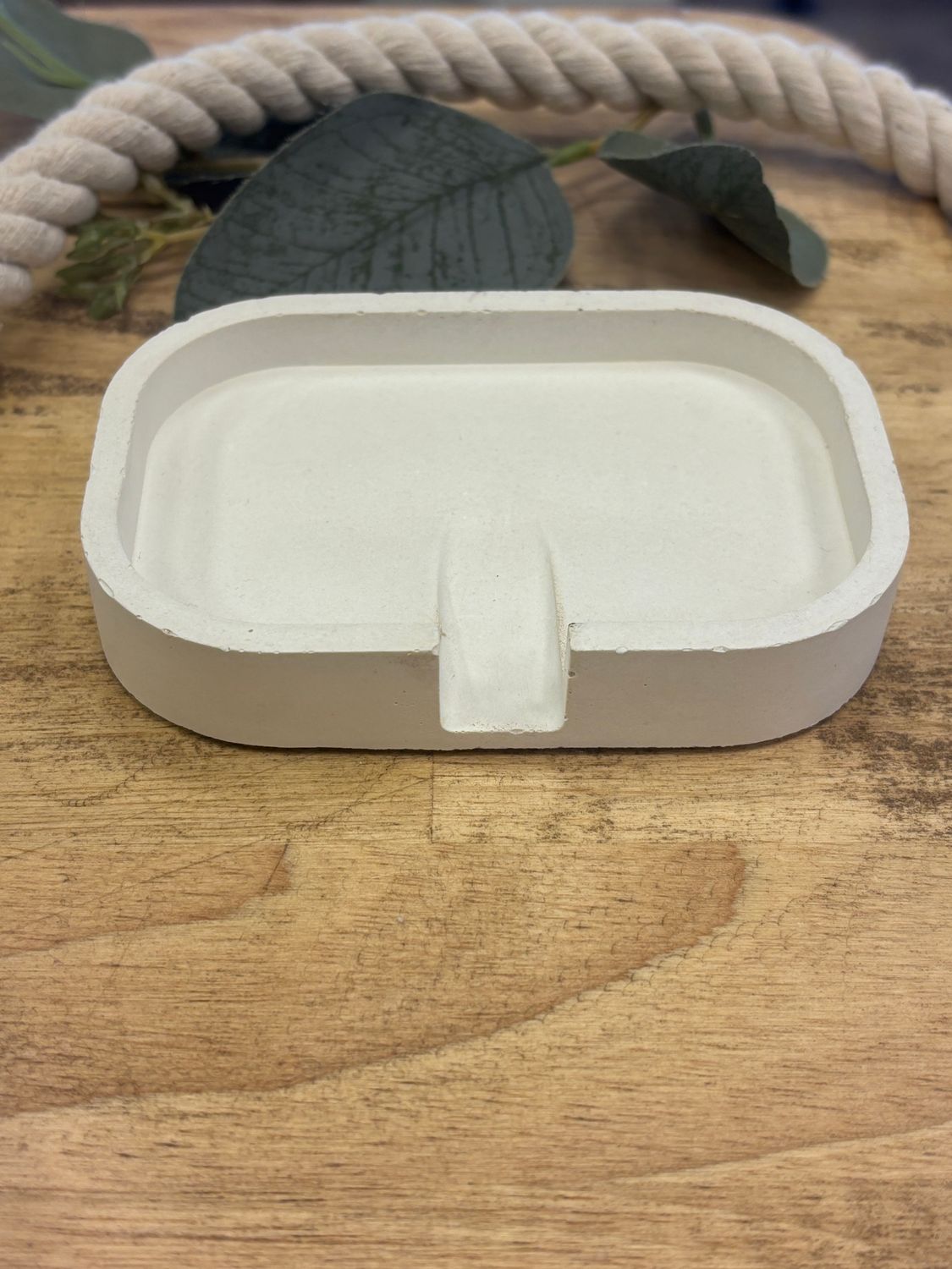 Small Oval Soap Dish W Walls