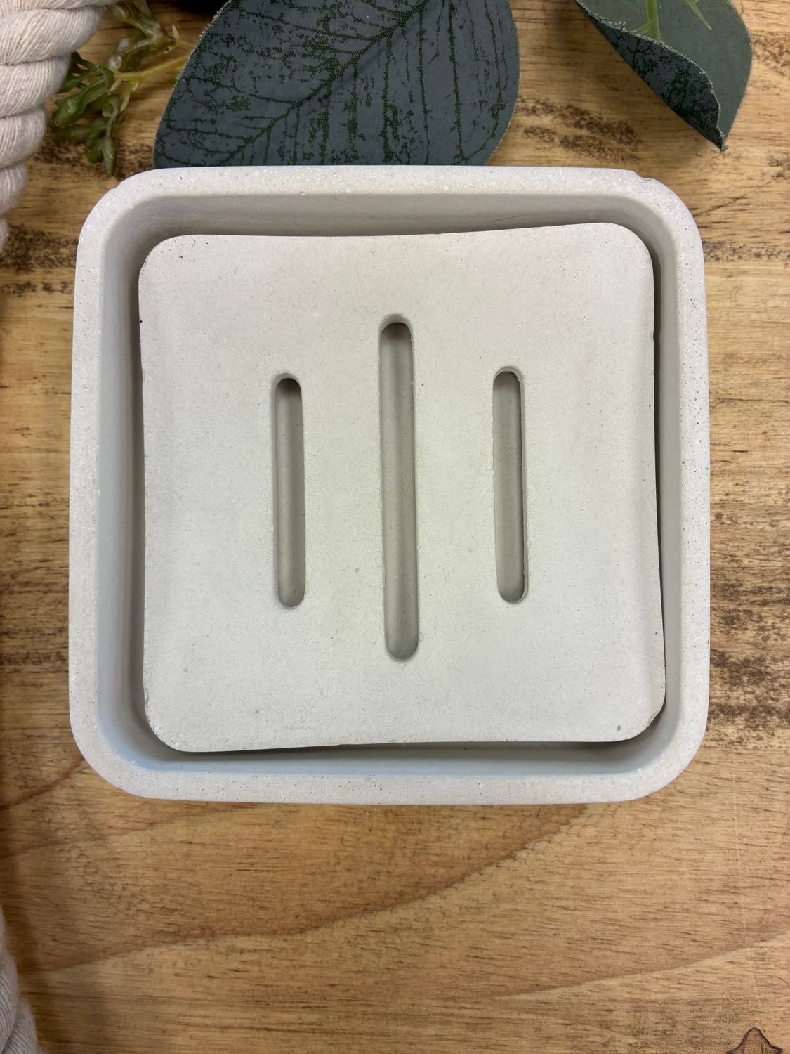 Soap Dish W/Removable Drain Grates , White