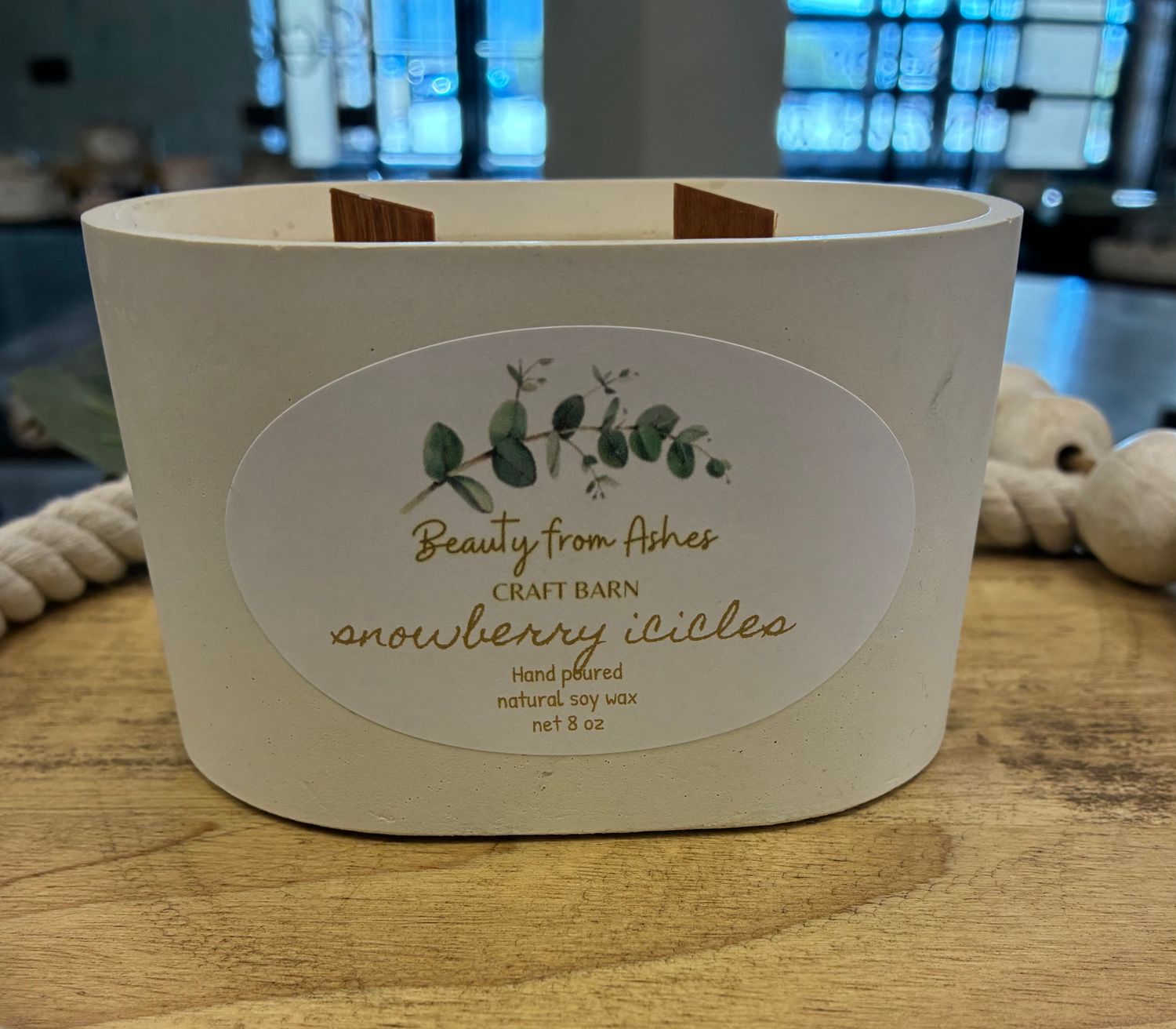 08 oz Oval, Snowberry Icicles, White