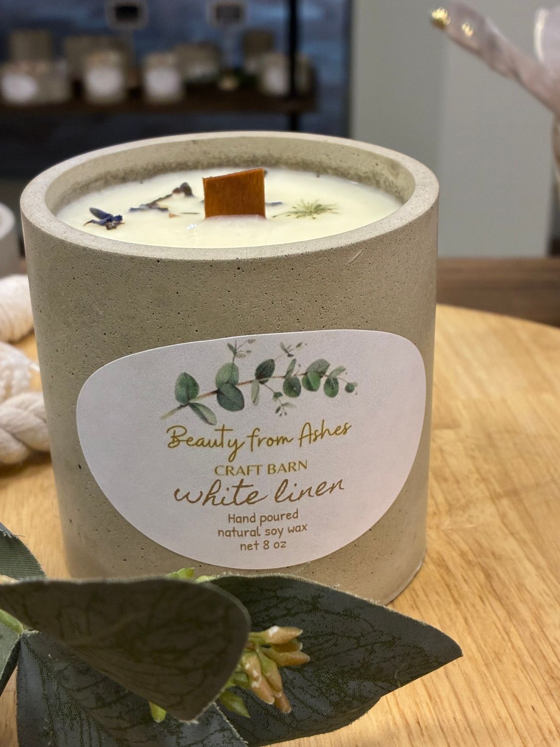 08 oz Round, White Linen, White