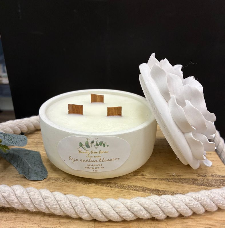 09 oz Camelia, Baja Cactus Blossom, White
