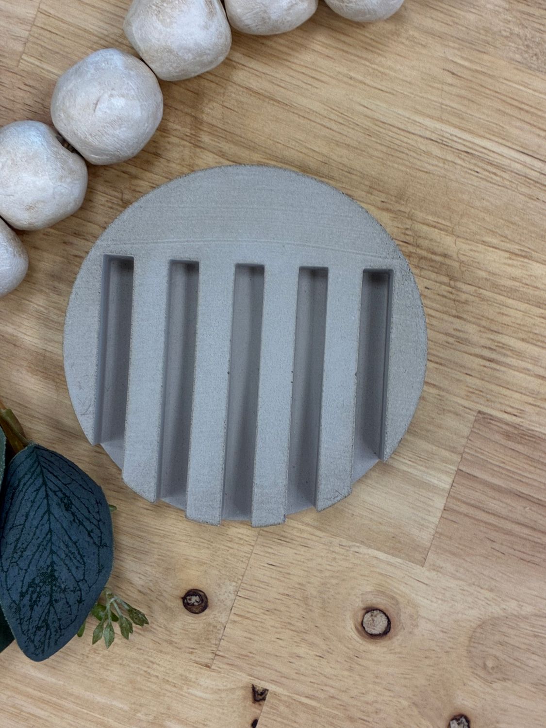 Round Thick Soap Dish, Gray Concrete