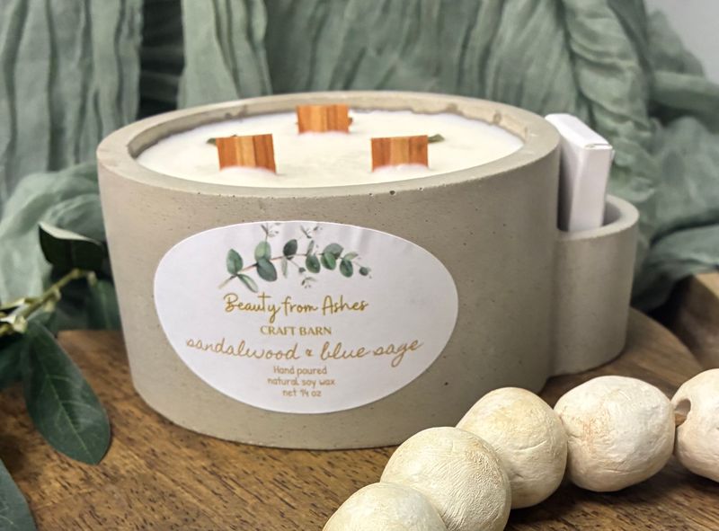 14 oz Round W/Matches, Sandalwood & Blue Sage, Gray