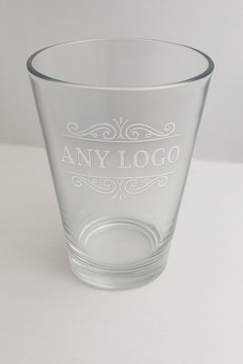 🍺 Personalised Engraved Pint Glass – Custom Logo/Text
