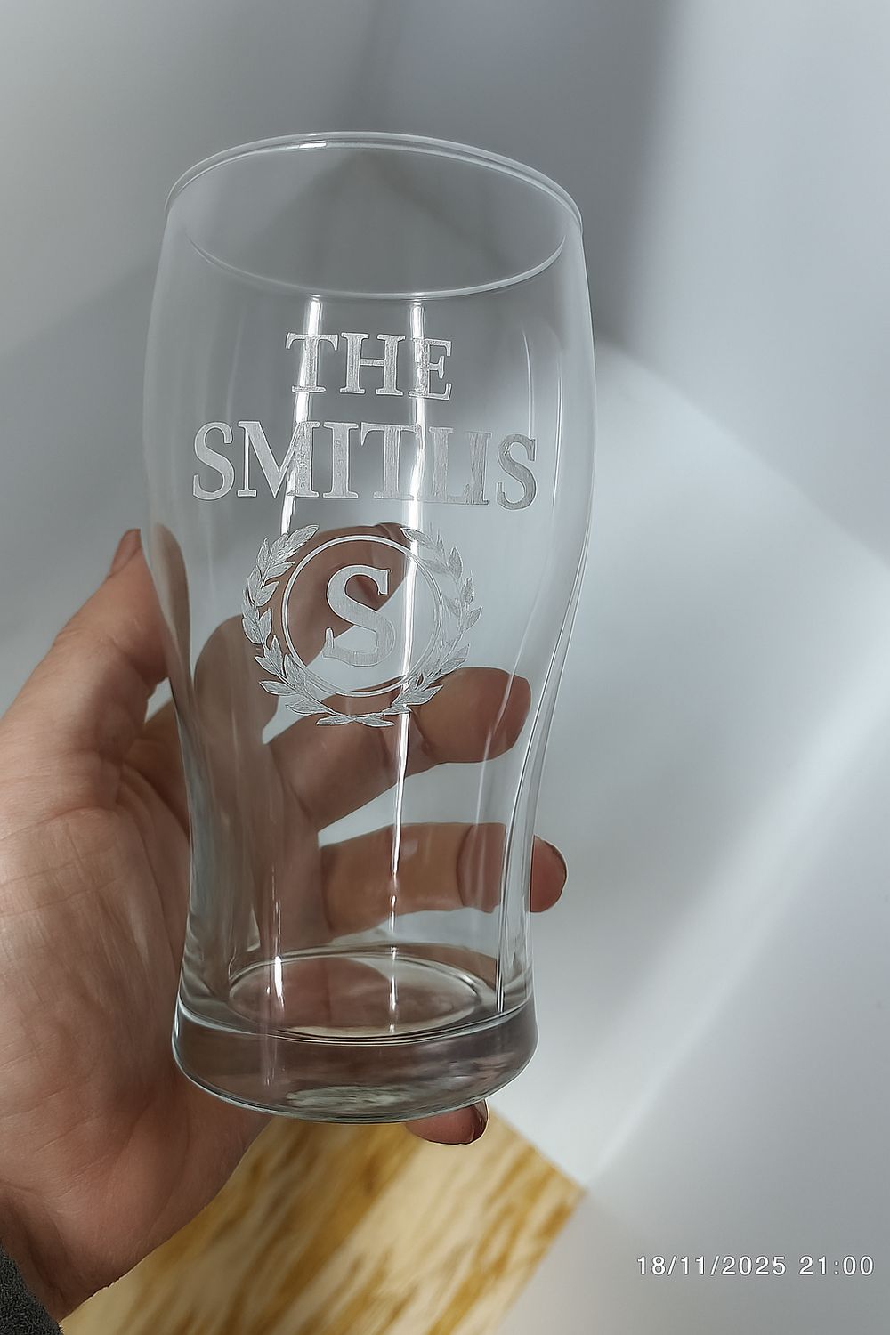 🍺 Personalised Engraved Pint Glass – Custom Logo/Text