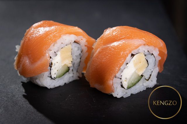 16. Salmon Cheese Maki (2 st.)