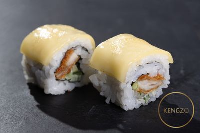 18. Tori Cheese Maki (2 st.)