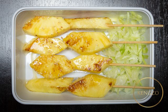 202. Painappuru Kushi (4 st.)