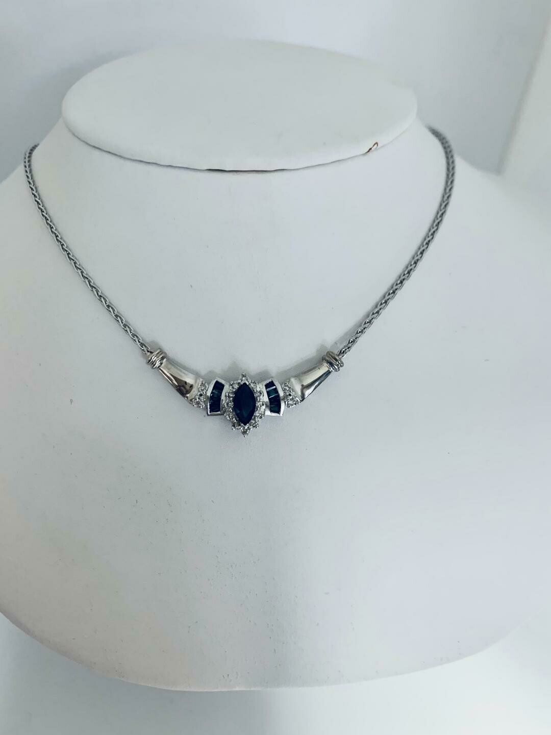 Sapphire diamond Necklace