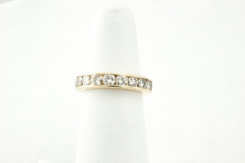 Round Diamond Wedding Band