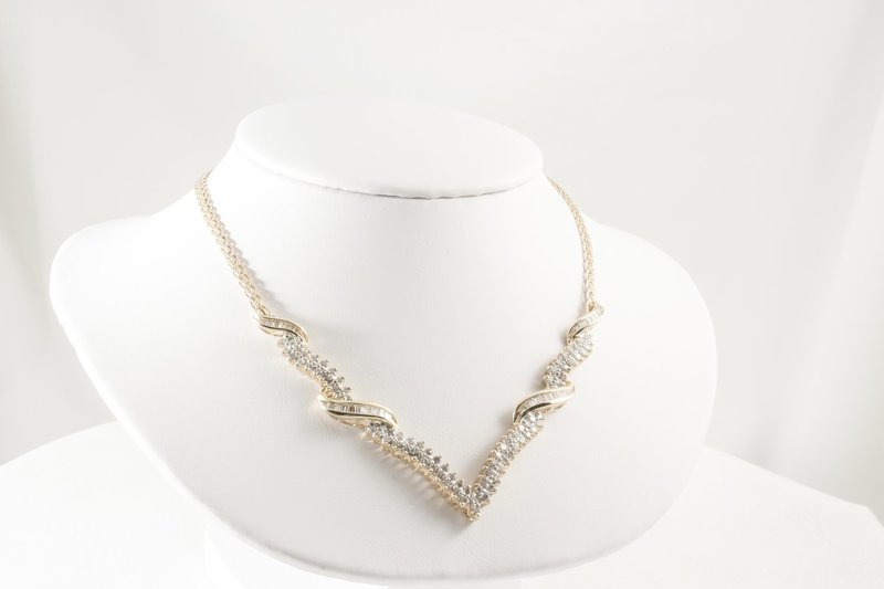 Ladies' Diamond Necklace
