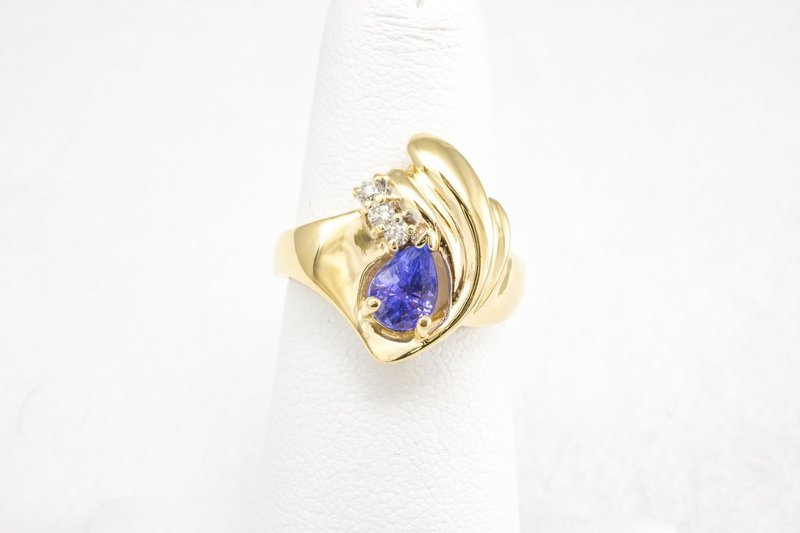 Tanzanite and Diamond Ring