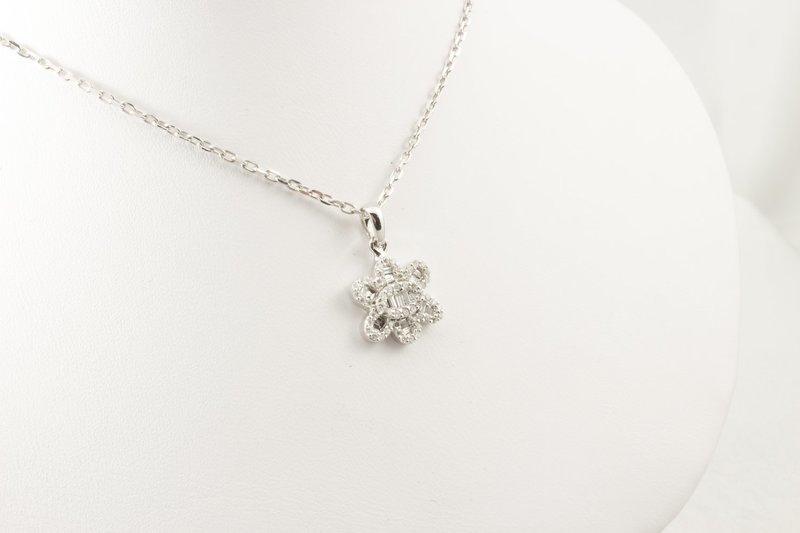Flower Diamond Pendant