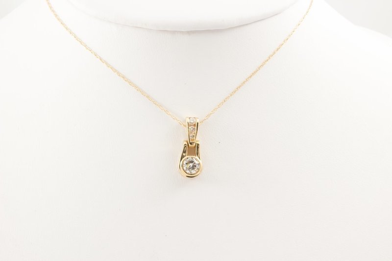 0.30 Carat Diamond Pendant