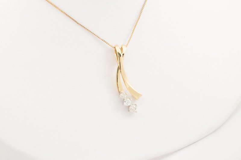 Diamond Pendant with Chain