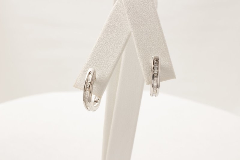 14 Karat White Gold Hoop Diamond Earrings. 14 Karat White Gold Hoop Diamond Earrings.