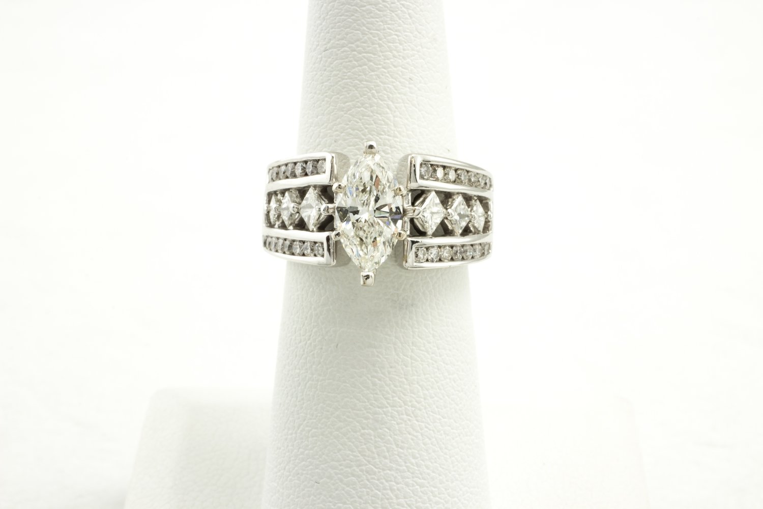14 Karat White Gold Diamond Engagement Ring. 14 Karat White Gold Diamond Engagement Ring.