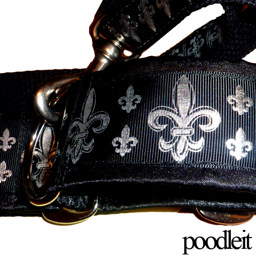 Fleur-de-lis martingale collar and leash set