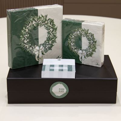 Plush Place Gift Box - Manor Road White Berry Wreath