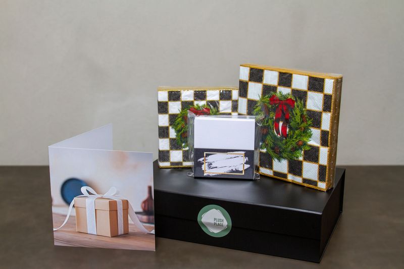 Plush Place Gift Box - Manor Road Checkered Wreath