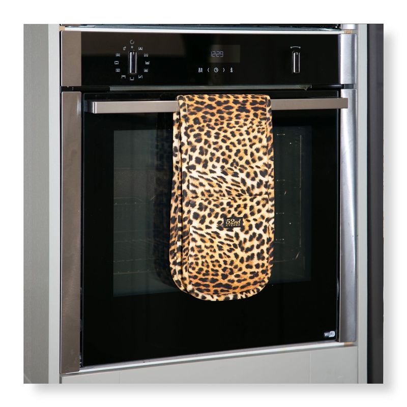 52nd Avenue - Oven Gloves & Hand Towels