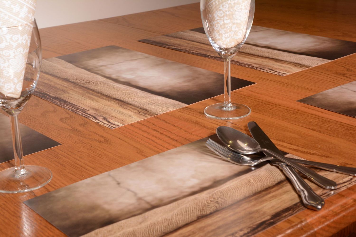 Comes Naturally - Table Settings Comes Naturally - Table Settings