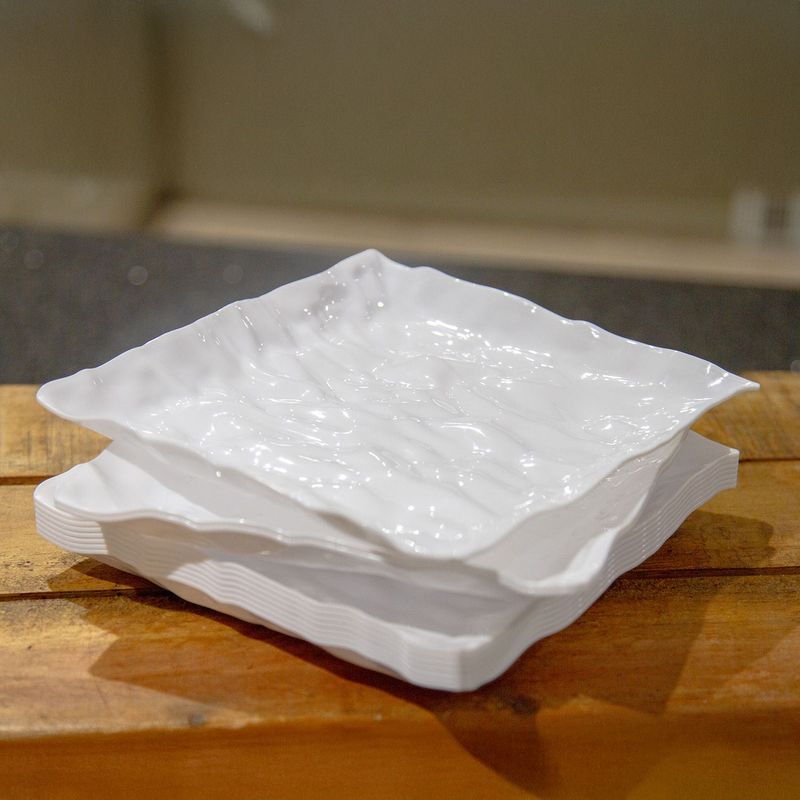 Yoshi Reusable Plates - White 6.25"