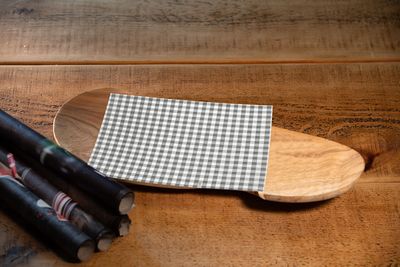 Black/Grey Gingham Check - Gourmet Greaseproof Papers Black/Grey Gingham Check - Gourmet Greaseproof Papers